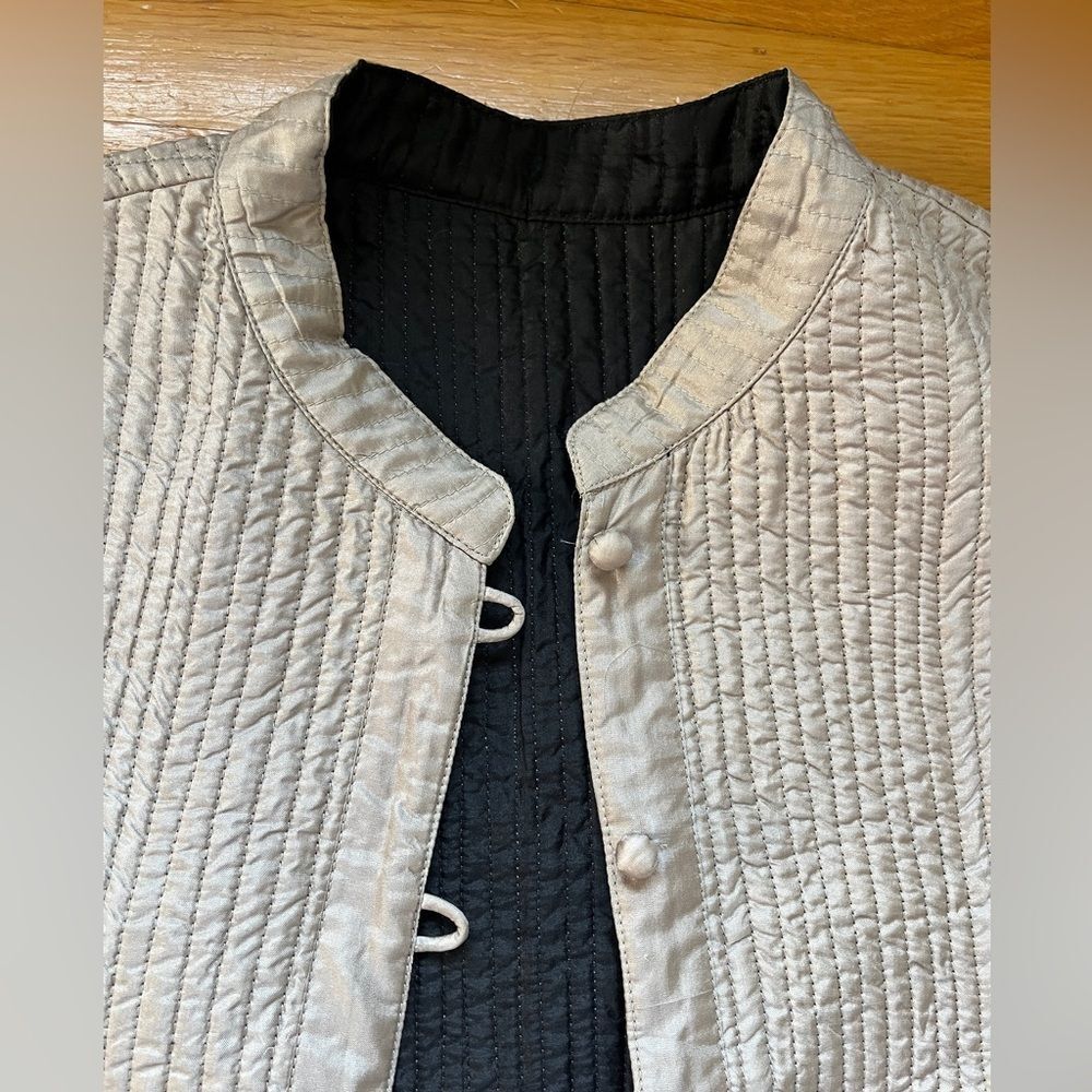 Vintage boxy reversible quilted jacket minimalist beige tan black silky M L